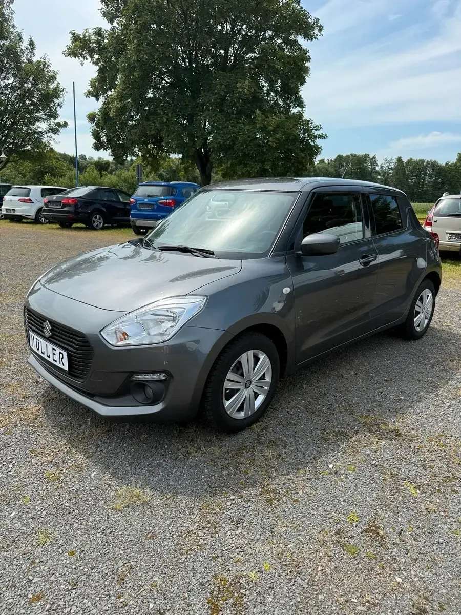 Gebraucht Suzuki Swift 90 PS (66 kW) 2018 Grau Kleinwagen