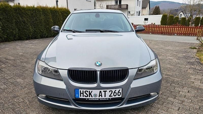 Gebraucht BMW 325 Performance 218 PS (160 kW) 2005 Grau Limousine