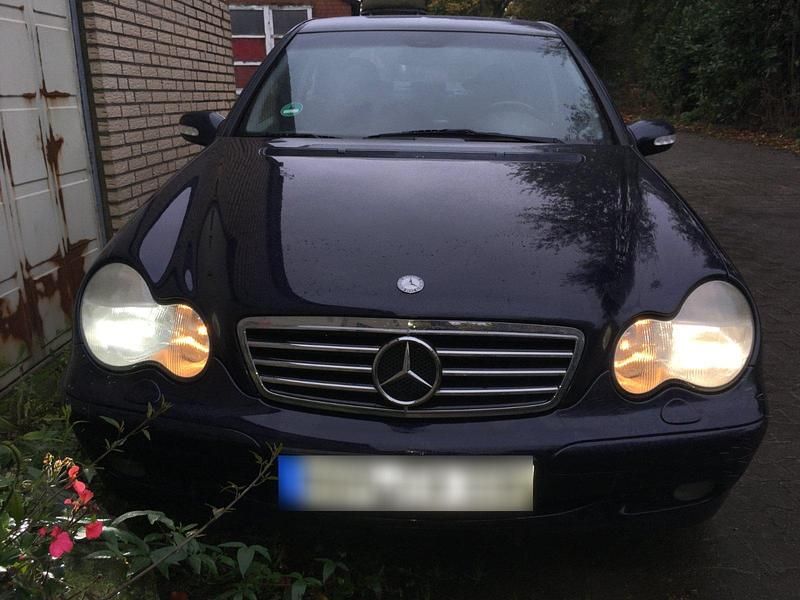 Gebraucht Mercedes C180 129 PS (94 kW) 2001 Blau Limousine