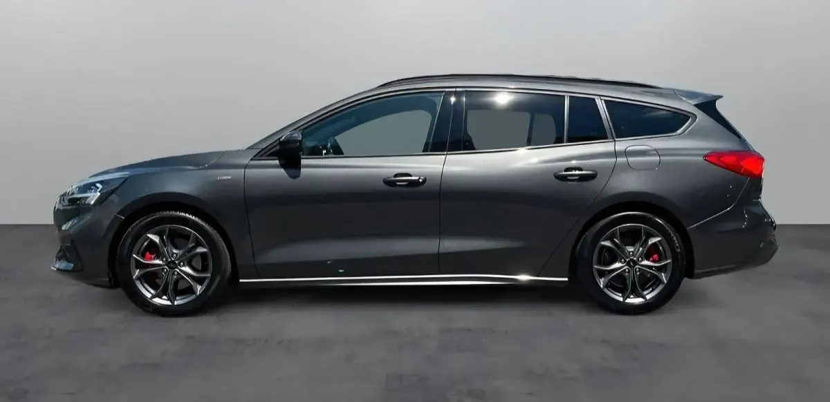 Gebraucht Ford Focus ST-Line X 182 PS (133 kW) 2021 Grau Limousine