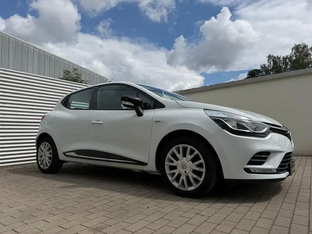 Gebraucht Renault Clio IV LIMITED 73 PS (53 kW) 2017 Weiß Limousine