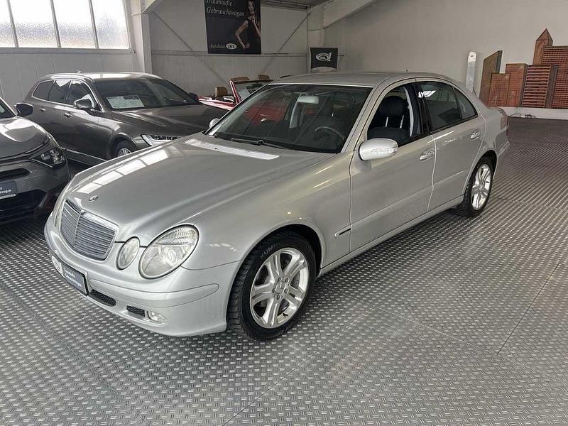 Gebraucht Mercedes E200 163 PS (119 kW) 2002 Silber Limousine