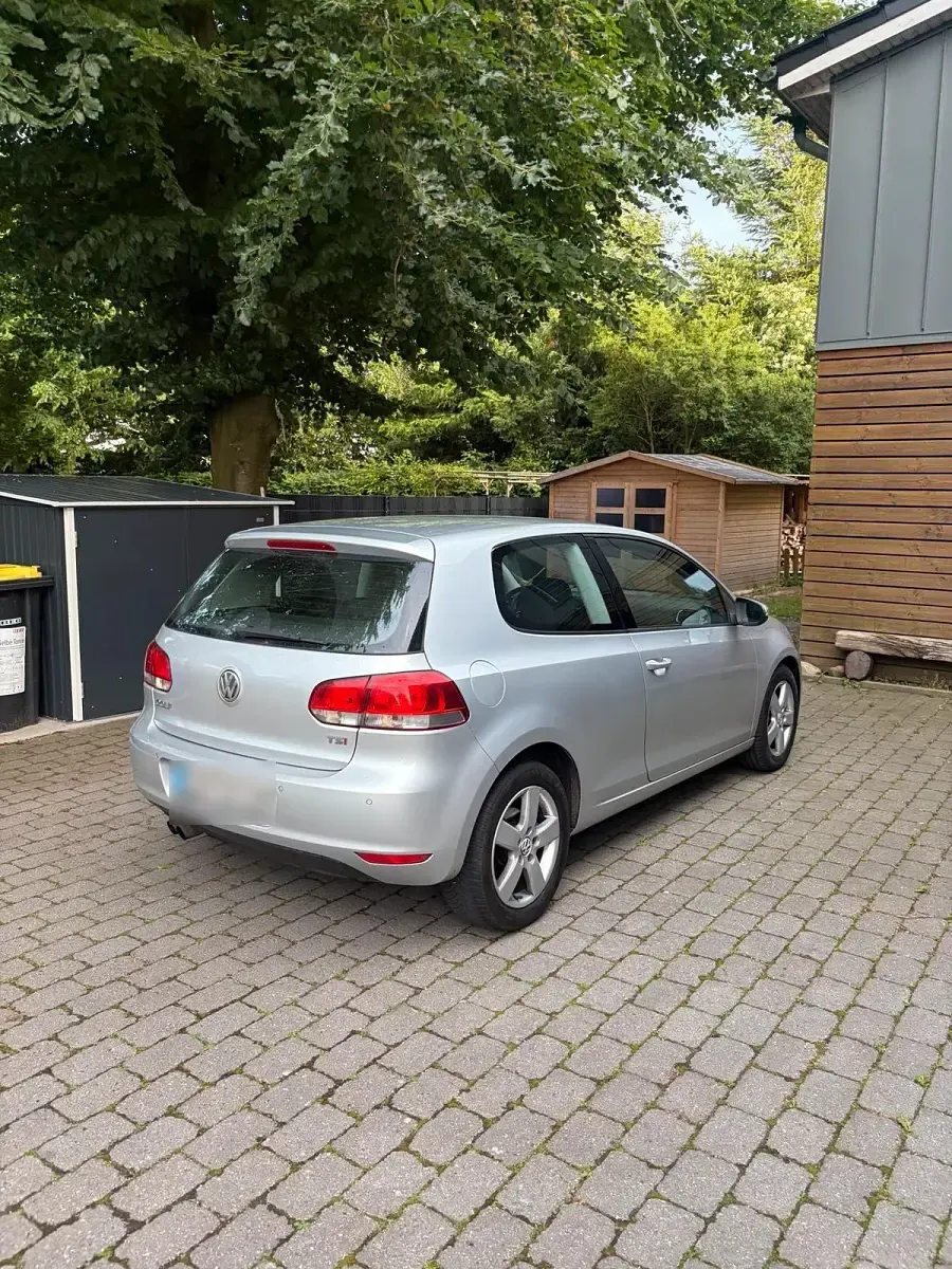 Gebraucht VW Golf 122 PS (89 kW) 2009 Silber Coupé