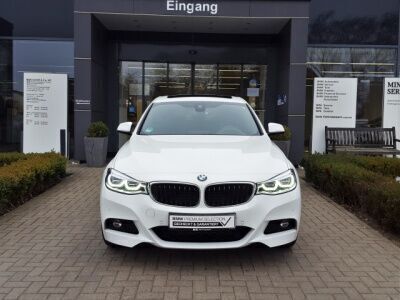 Gebraucht BMW 330 M Sport 258 PS (189 kW) 2018 Weiß Limousine