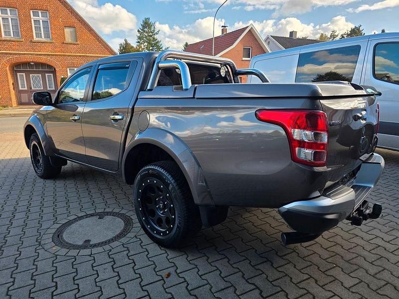 Gebraucht Mitsubishi L200 Top 181 PS (133 kW) 2016 Braun Pickup