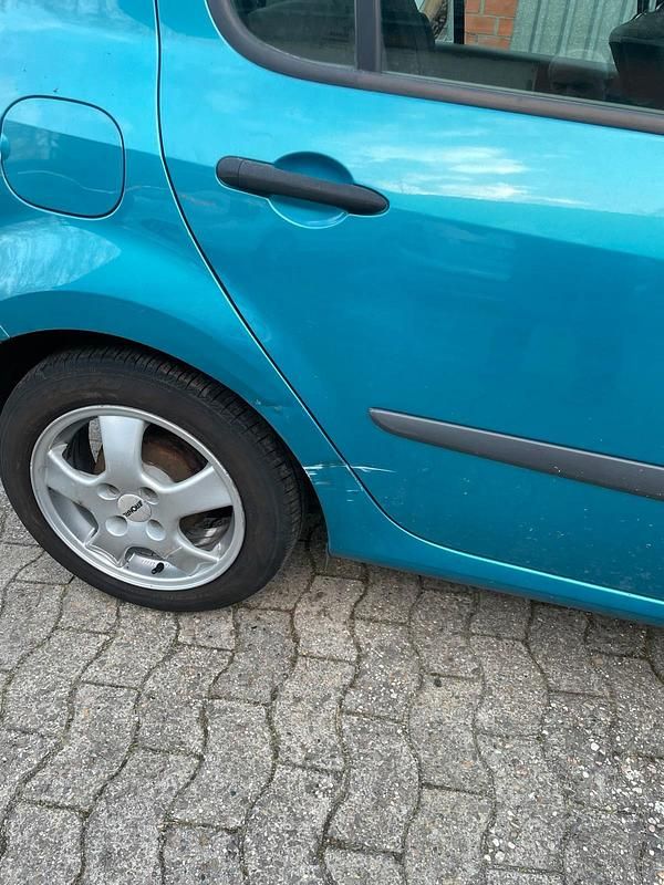 Second-hand Renault Modus 75 CP (55 kW) 2004 Albastru Monovolum