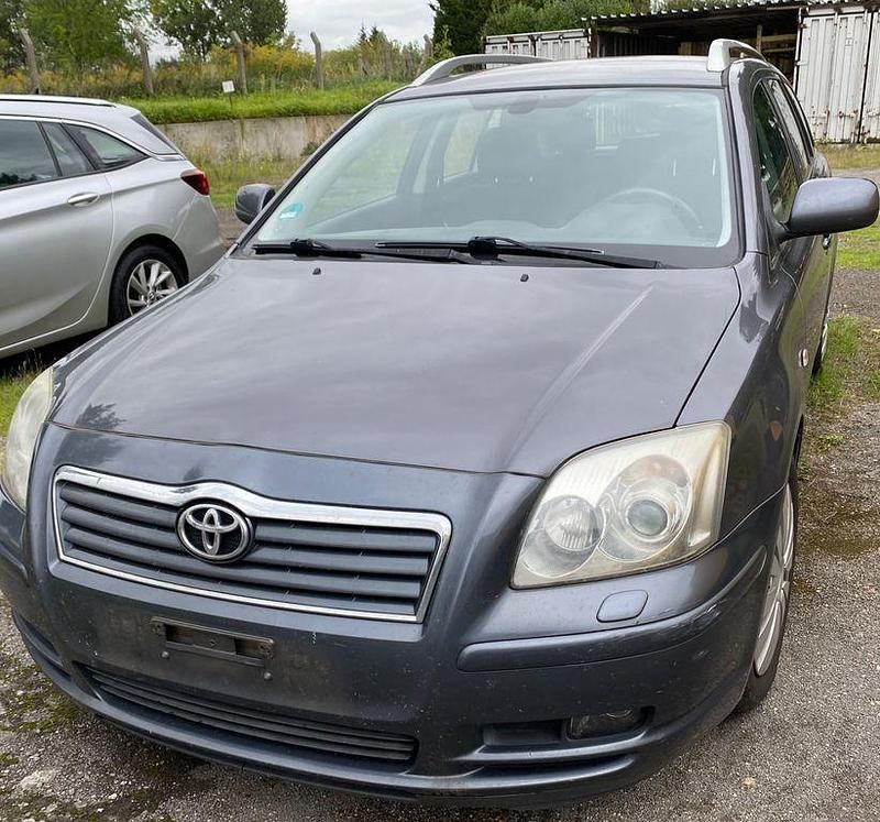 Grau Gebraucht 2007 Toyota Avensis Sol Kombi | 2.399 € (Fairer Preis) - Bild 1/4