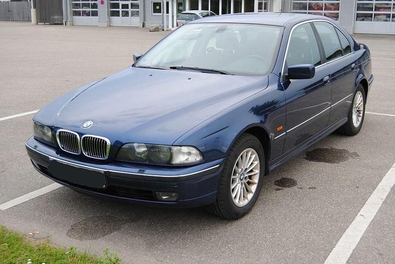 Blau Gebraucht 1999 BMW 520 Limousine | 2.300 € (Superpreis) - Bild 1/4