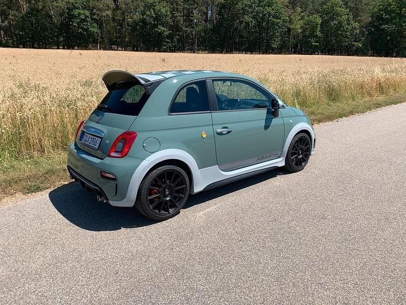 Grün Gebraucht 2020 Abarth 695 Kleinwagen | 19.900 € - Bild 1/4