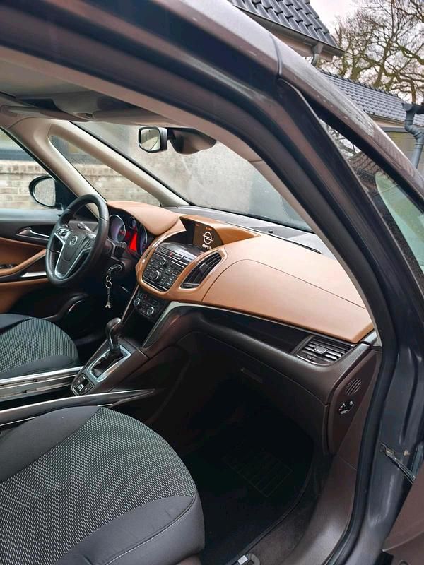 Gebraucht Opel Zafira Tourer 170 PS (125 kW) 2012 Grau Van / Kleinbus