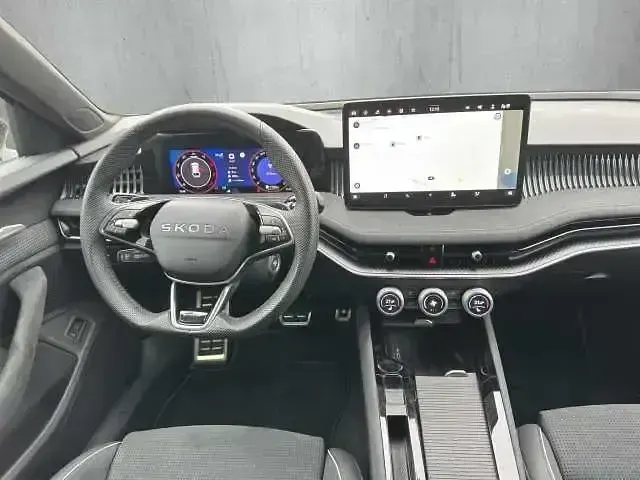 Gebraucht Skoda Superb SportLine 193 PS (141 kW) 2025 Ebony schwarz metallic (metallic) Kombi