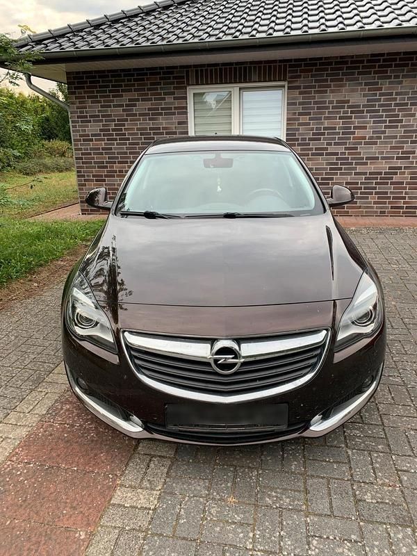 Braun Gebraucht 2017 Opel Insignia Innovation Limousine | 12.000 € (Guter Preis) - Bild 1/4