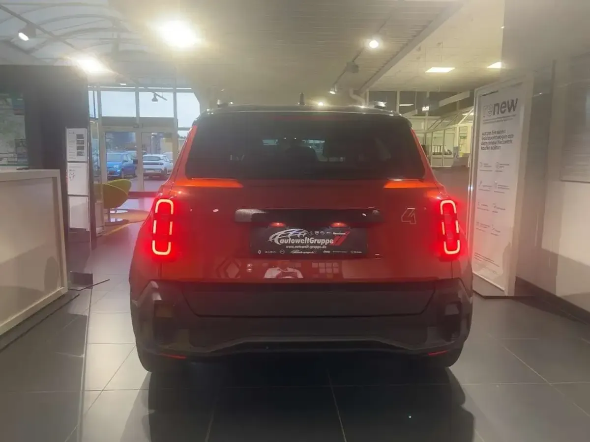 Gebraucht Renault 4 E-Tech Komfort 77 kW (106 PS) 2025 Terracottabraun metallic, bla SUV