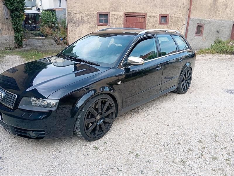Schwarz Gebraucht 2003 Audi S4 Kombi | 16.900 € - Bild 1/4