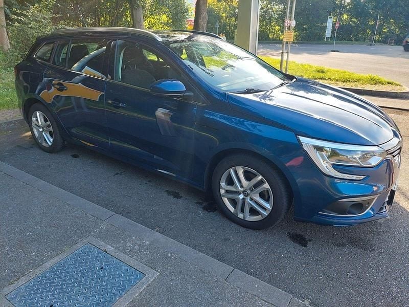 Blau Gebraucht 2020 Renault Mégane GrandTour LIMITED Kombi | 14.199 € (Guter Preis) - Bild 1/4