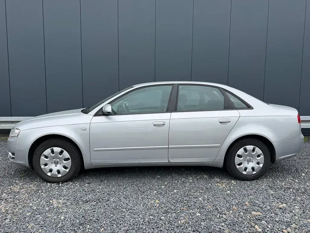 Gebraucht Audi A4 131 PS (96 kW) 2005 Silber Limousine