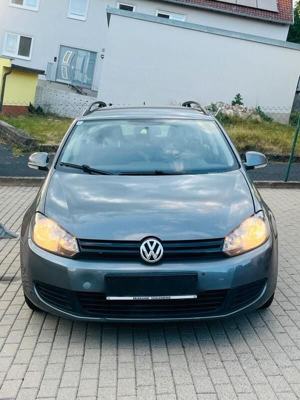 Silber Gebraucht 2011 VW Golf VI Kombi | 3.200 € (Guter Preis) - Bild 1/4