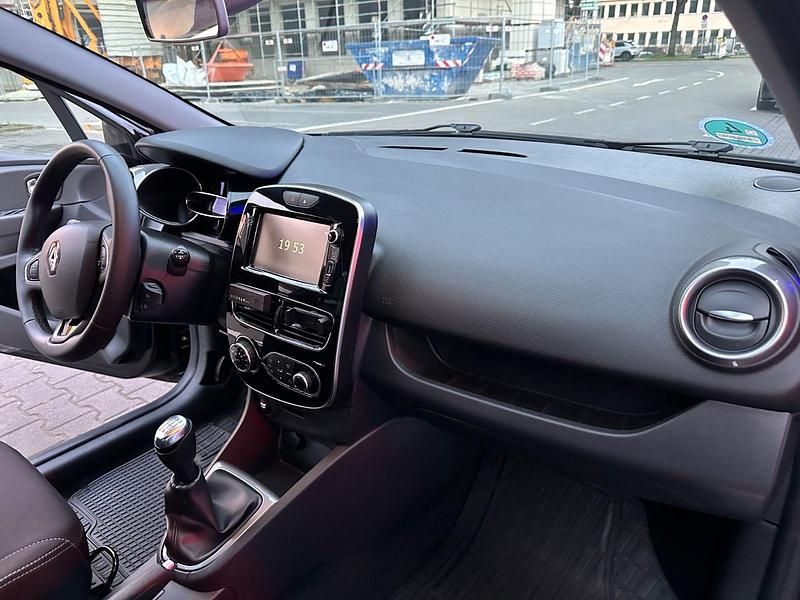 Schwarz Gebraucht 2017 Renault Clio IV LIMITED Kleinwagen | 7.500 € (Fairer Preis) - Bild 1/4