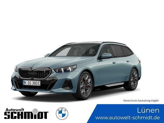 Cape york grün Gebraucht 2024 BMW i5 M Sport Limousine | 63.790 € - Bild 1/4