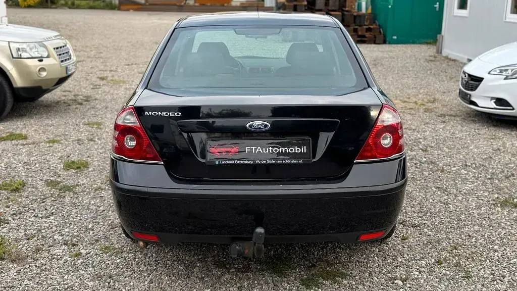 Gebraucht Ford Mondeo Ambiente 145 PS (106 kW) 2005 Schwarz Limousine