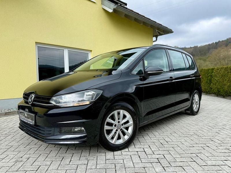 Gebraucht VW Touran Trendline 110 PS (80 kW) 2018 Schwarz Van / Kleinbus