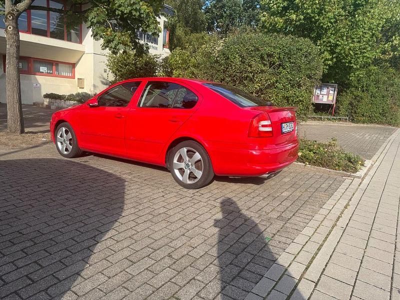 Rot Gebraucht 2009 Skoda Octavia Sport Kombi | 3.600 € (Superpreis) - Bild 1/4