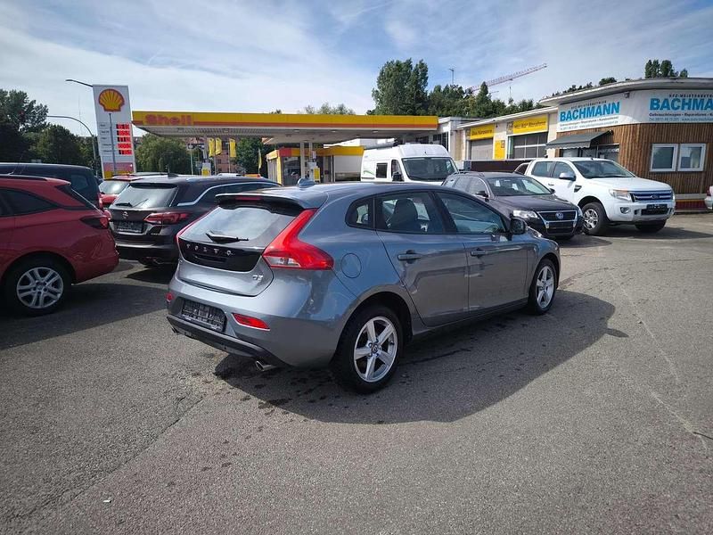 Gebraucht Volvo V40 Kinetic 150 PS (110 kW) 2016 Osmium grey / metallic Kombi