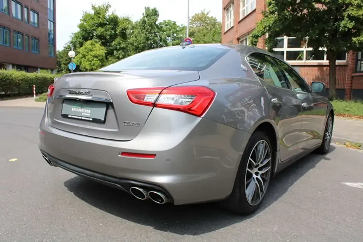 Gebraucht Maserati Ghibli 430 PS (316 kW) 2020 Grau Limousine