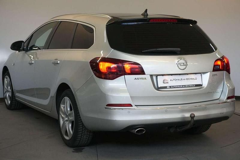 Gebraucht Opel Astra Exklusiv 165 PS (121 kW) 2014 Silber Kombi