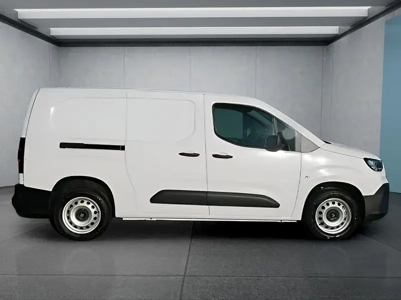 Neu Fiat Doblò 102 PS (75 kW) 2025 Weiß Van / Kleinbus