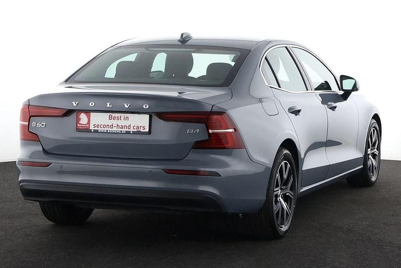 Gebraucht Volvo S60 Core 197 PS (144 kW) 2024 Grau Limousine