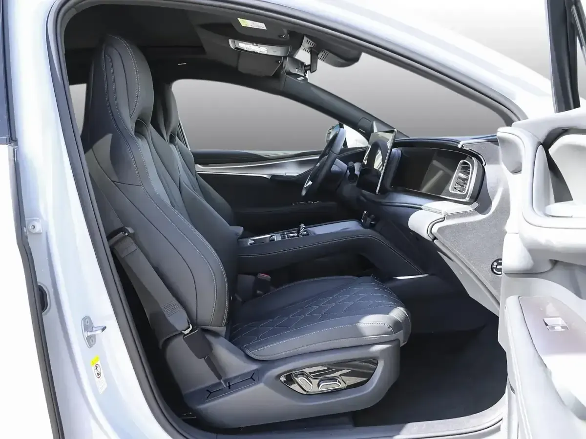 Gebraucht BYD Sealion 7 389 kW (530 PS) 2026 Grau SUV