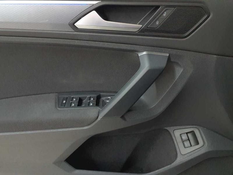 Gebraucht VW Tiguan Active 150 PS (110 kW) 2022 Deep black perleffekt SUV