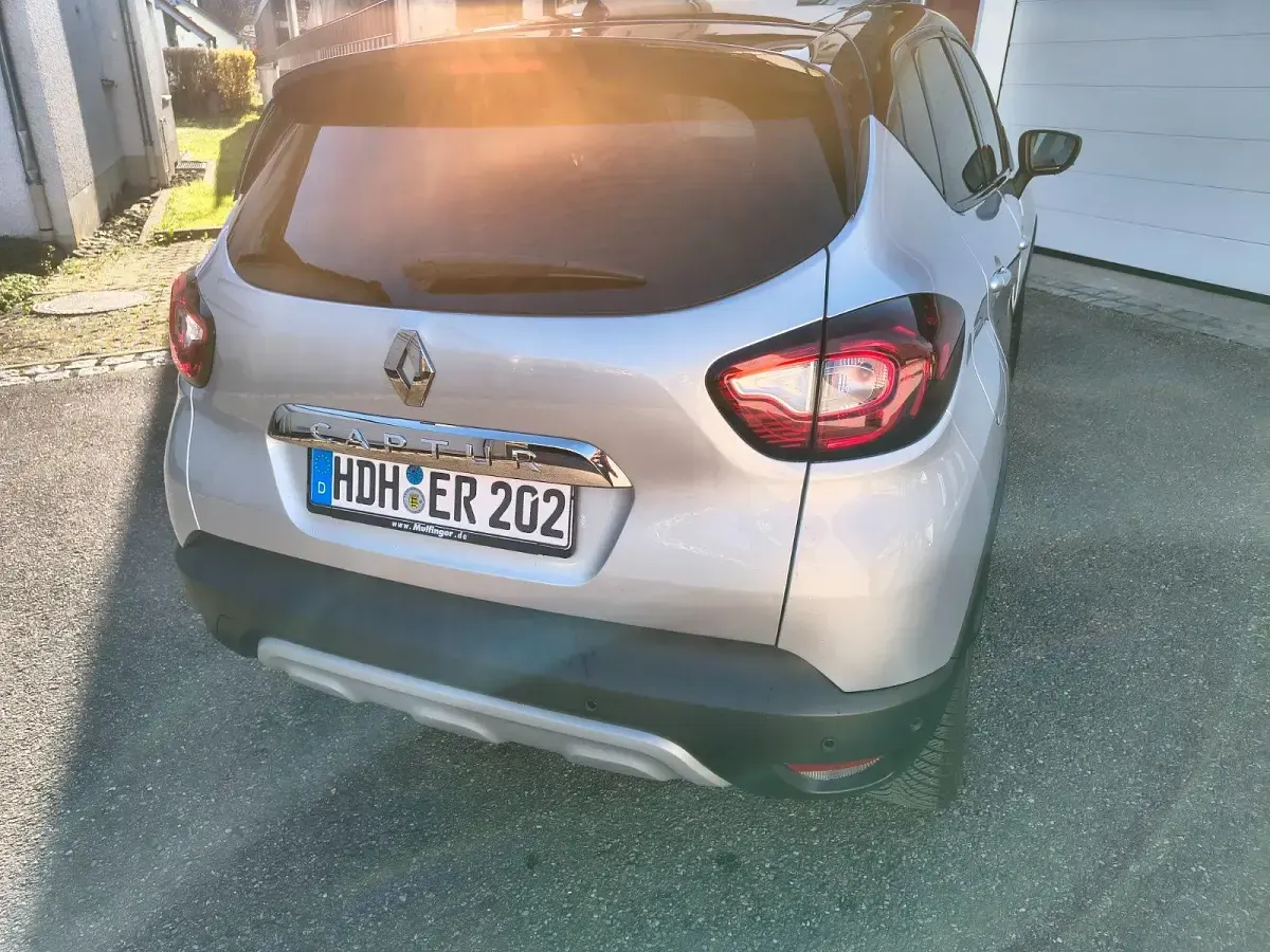 Gebraucht Renault Captur Collection 150 PS (110 kW) 2019 Silber SUV