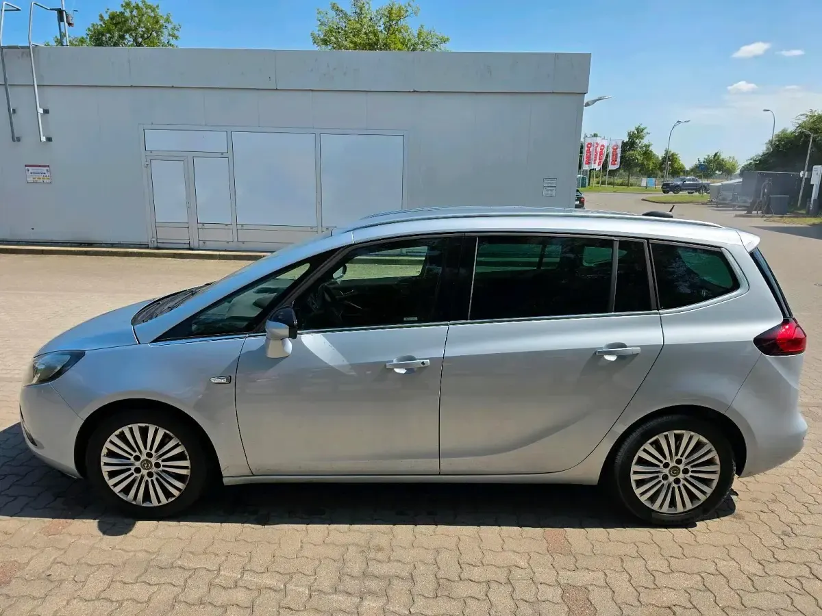 Gebraucht Opel Zafira Tourer 131 PS (96 kW) 2016 Silber Van / Kleinbus
