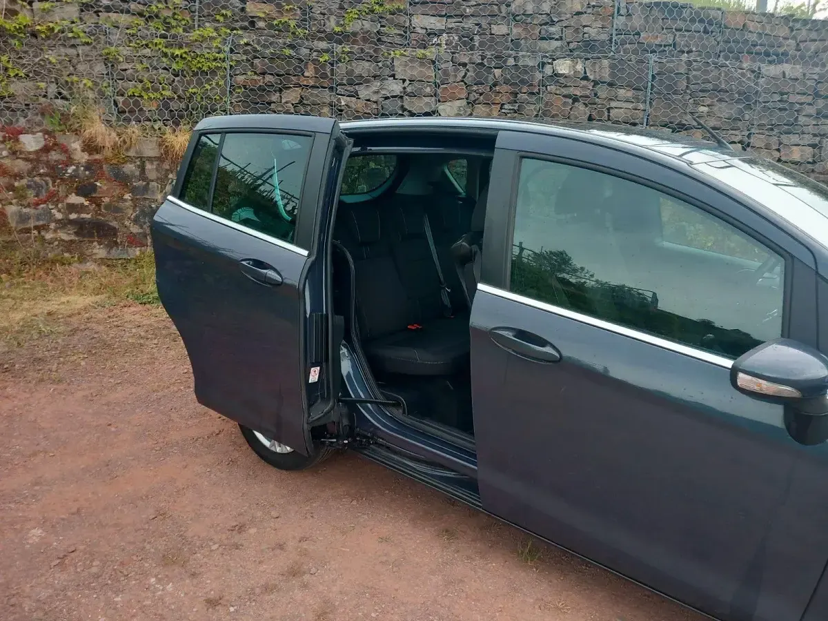 Używany Ford B-MAX 101 KM (74 kW) 2013 Niebieski Minivan