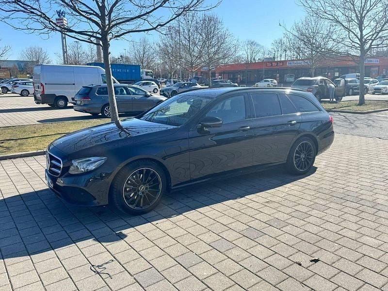Gebraucht Mercedes E220 194 PS (142 kW) 2017 Schwarz Kombi