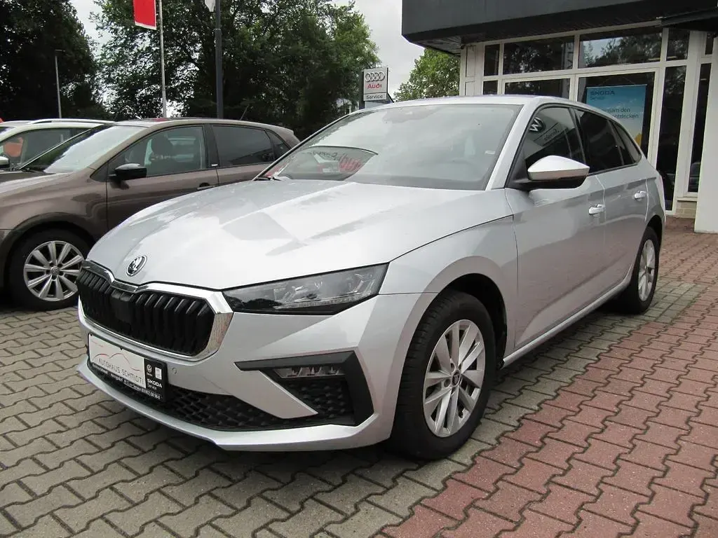 Gebraucht Skoda Scala 150 PS (110 kW) 2025 Silber Kleinwagen