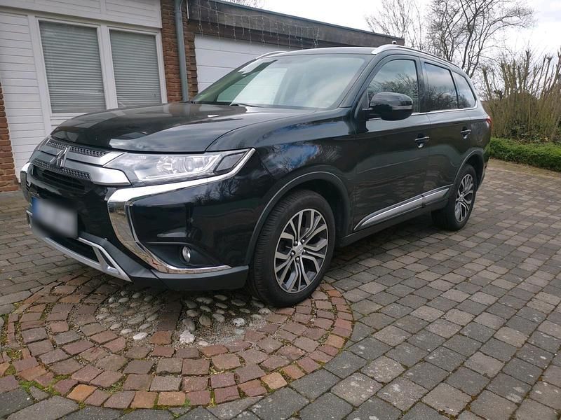Gebraucht Mitsubishi Outlander 150 PS (110 kW) 2019 Schwarz SUV