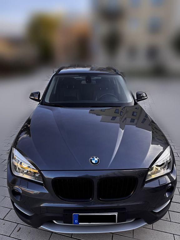 Grau Gebraucht 2014 BMW X1 xLine SUV | 11.499 € (Fairer Preis) - Bild 1/4