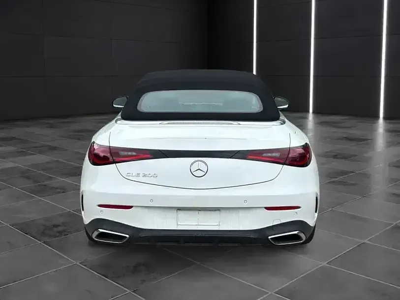 Gebraucht Mercedes CLE200 AMG 204 PS (150 kW) 2025 Polarweiß uni Cabrio