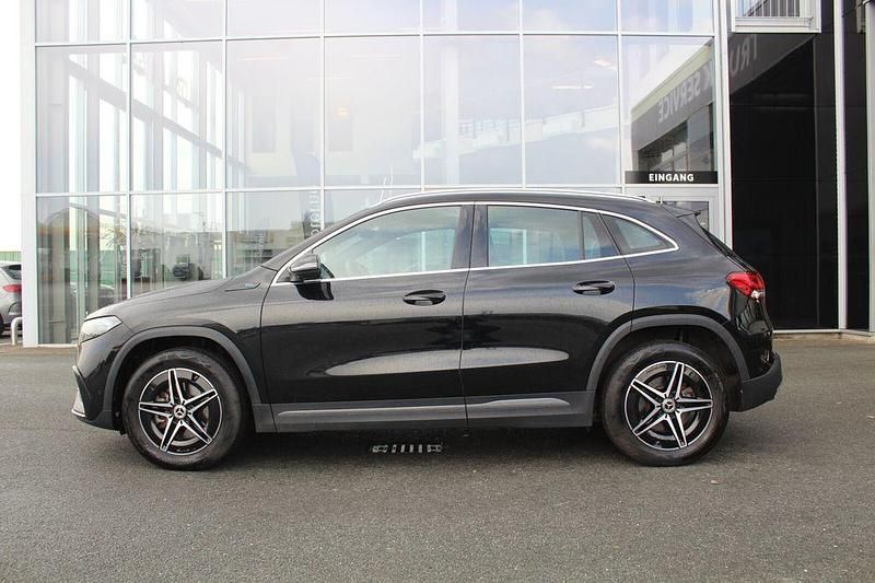 Gebraucht Mercedes EQA250 AMG 139 kW (190 PS) 2022 Schwarz SUV