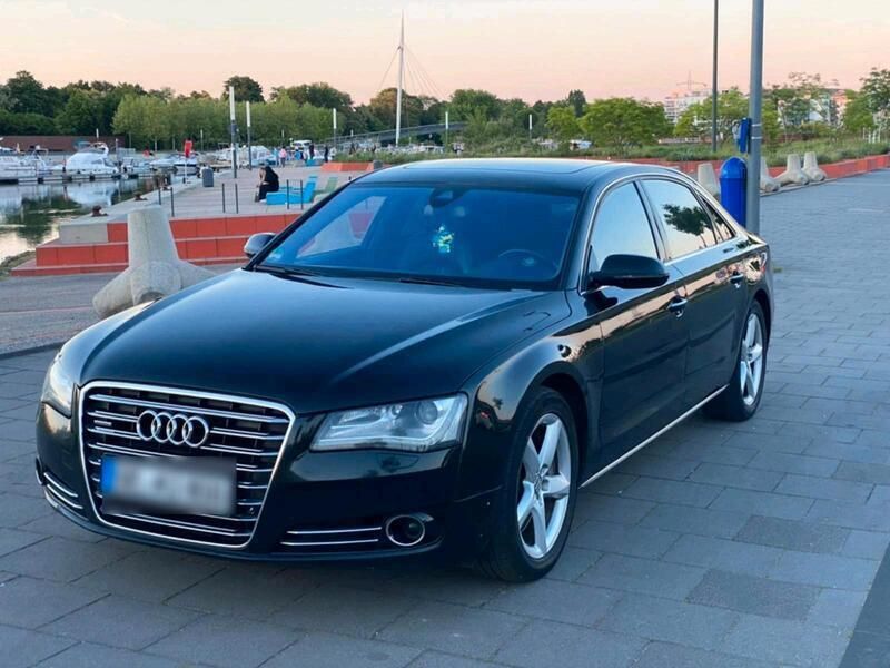 Schwarz Gebraucht 2012 Audi A8 Limousine | 17.300 € - Bild 1/4