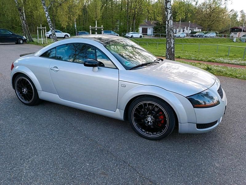 Second-hand Audi TT 224 CP (164 kW) 2001 Argintiu Coupe