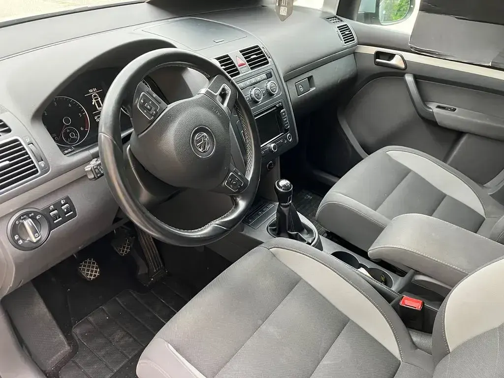 Gebraucht VW Touran Life 105 PS (77 kW) 2014 Silber Van / Kleinbus