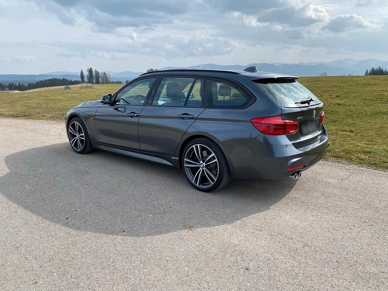 Gebraucht BMW 335 Shadowline 313 PS (230 kW) 2016 Grau Kombi
