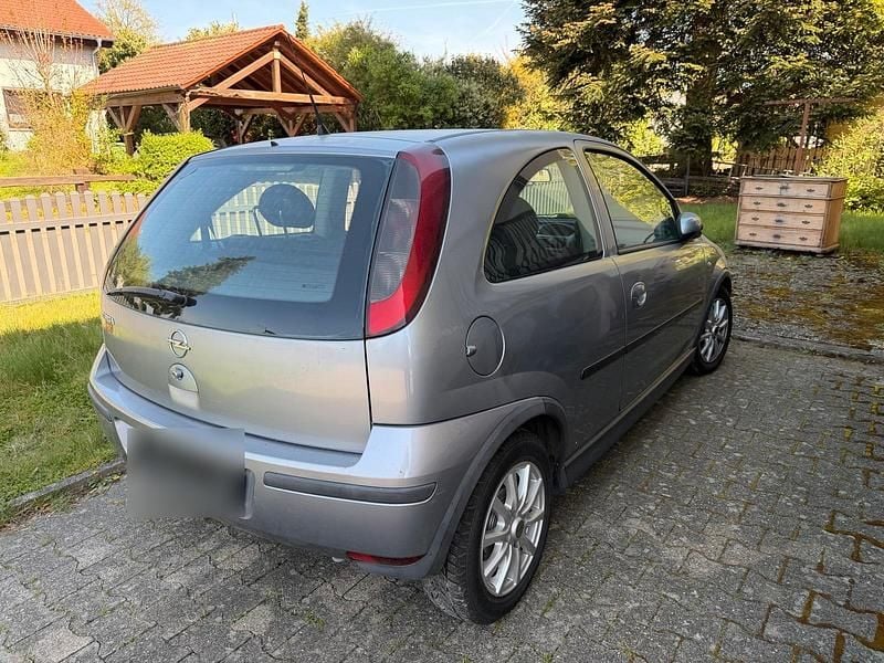 Gebraucht Opel Corsa 60 PS (44 kW) 2004 Silber Kleinwagen