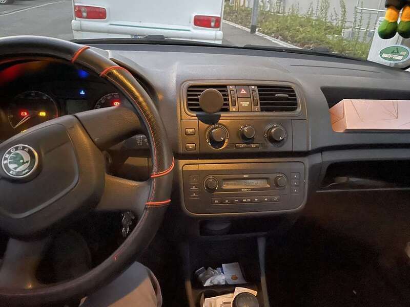 Rot Gebraucht 2009 Skoda Roomster Plus Edition Kombi | 2.000 € (Guter Preis) - Bild 1/4