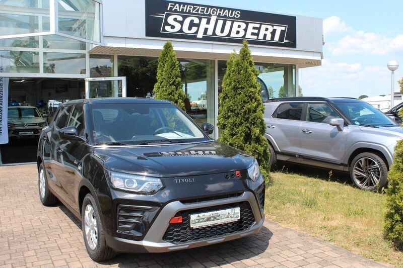 Schwarz Neu 2025 Ssangyong (KGM) Tivoli SUV | 22.180 € - Bild 1/4
