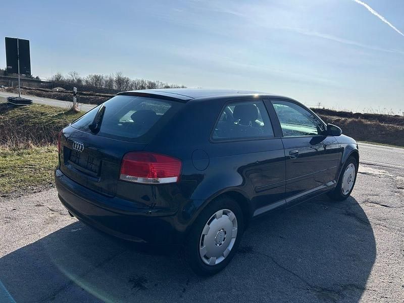 Gebraucht Audi A3 102 PS (75 kW) 2005 Blau Kleinwagen